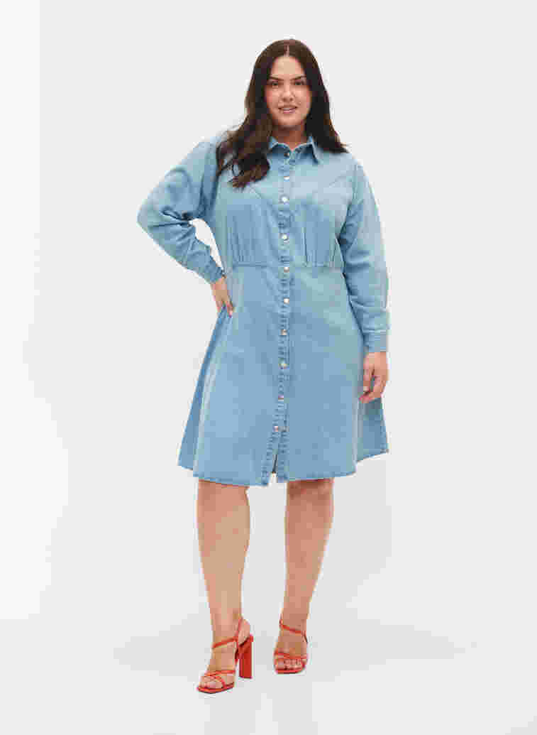 Denim dress with buttons and long sleeves, Light blue denim, Model image number 2
