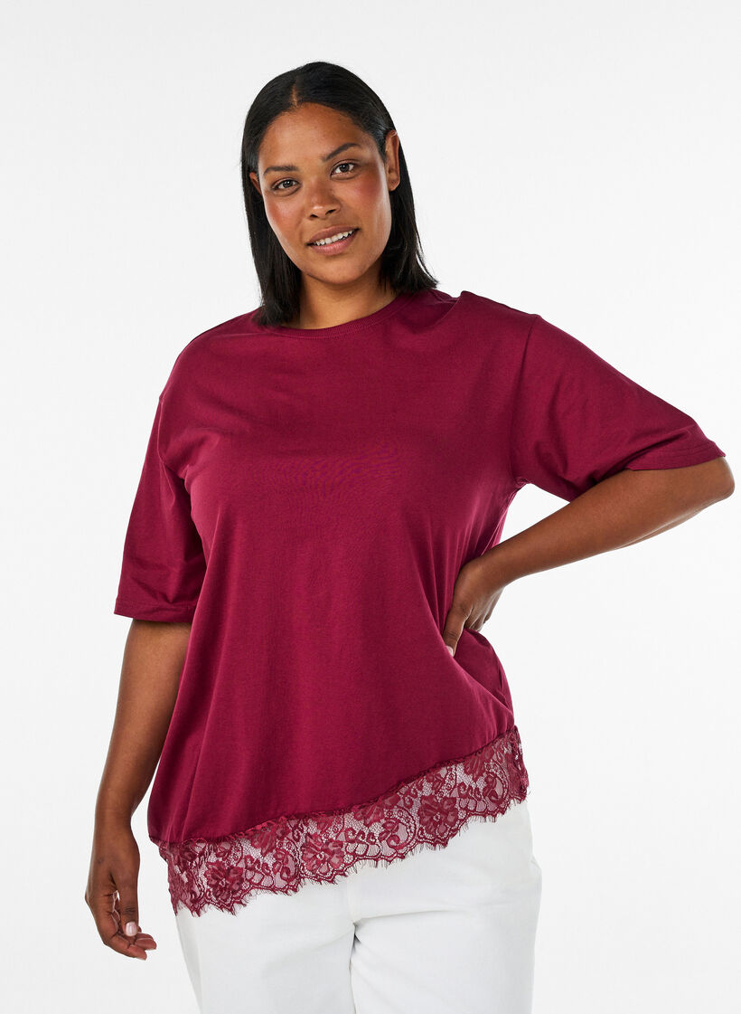 T-shirt with asymmetric lace hem, Red, Model image number 0