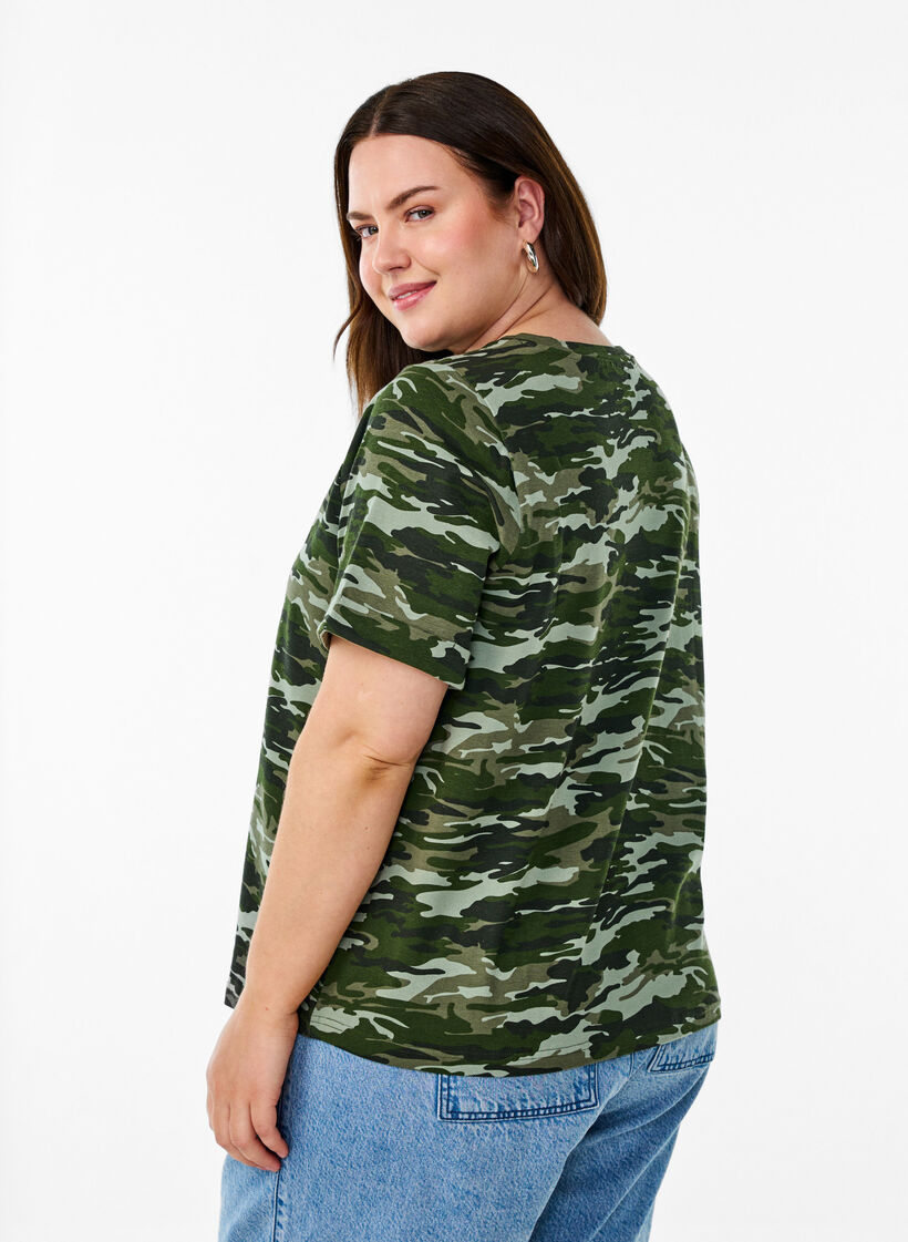 T-shirt with round neck and all-over print, Green, Model image number 2