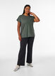 Solid-coloured training T-shirt, Green, Model image number 1