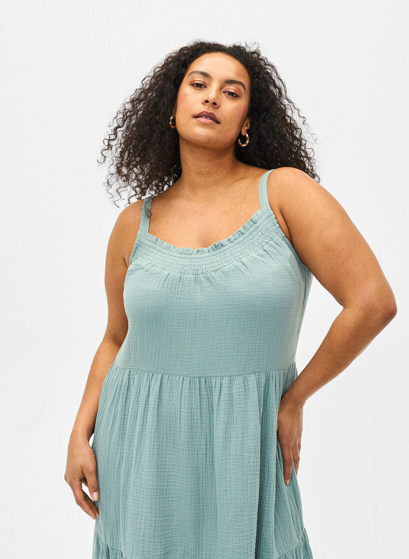 Plain cotton strap dress, Chinois Green, Model image number 2