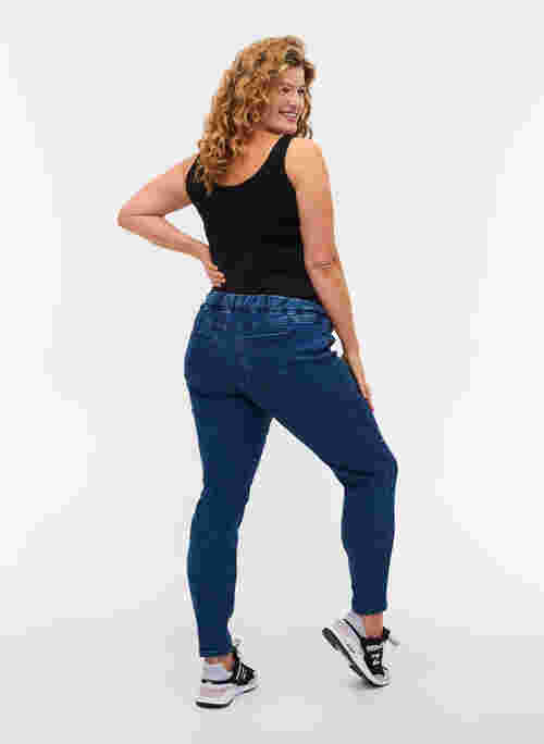 Maternity jeggings with back pockets