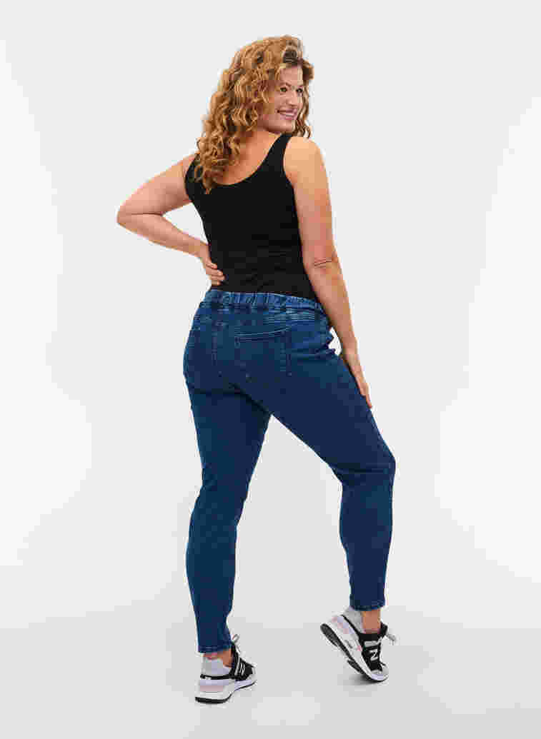 Maternity jeggings with back pockets, Dark blue, Model