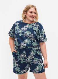 Loose pyjama shorts with print, Insignia Blue AOP, Model