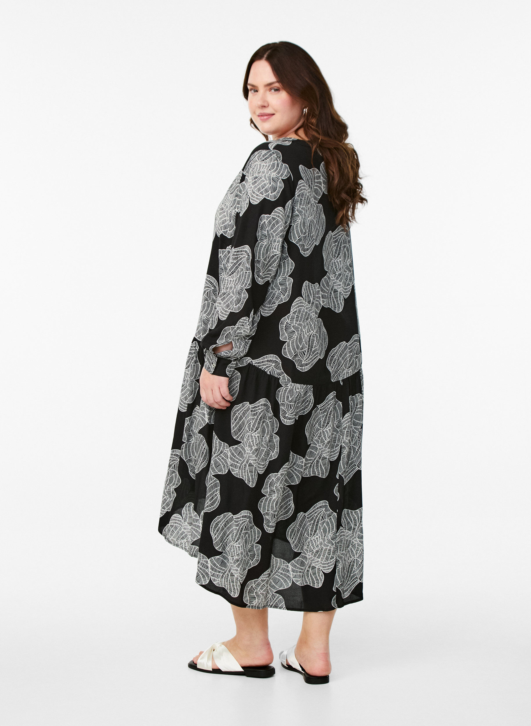 Zizzifashion Printed viscose midi dress with long sleeves, Black, Model image number 1