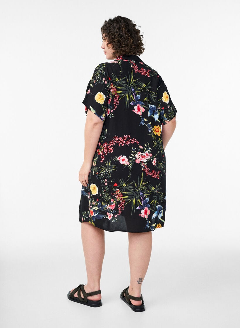 Loose-fitting long shirt in viscose, Black, Model image number 2