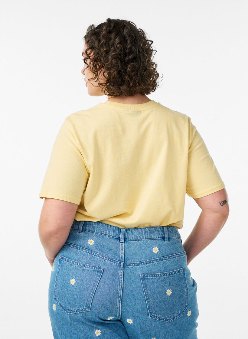 Cotton T-shirt with print, Yellow, Model image number 2