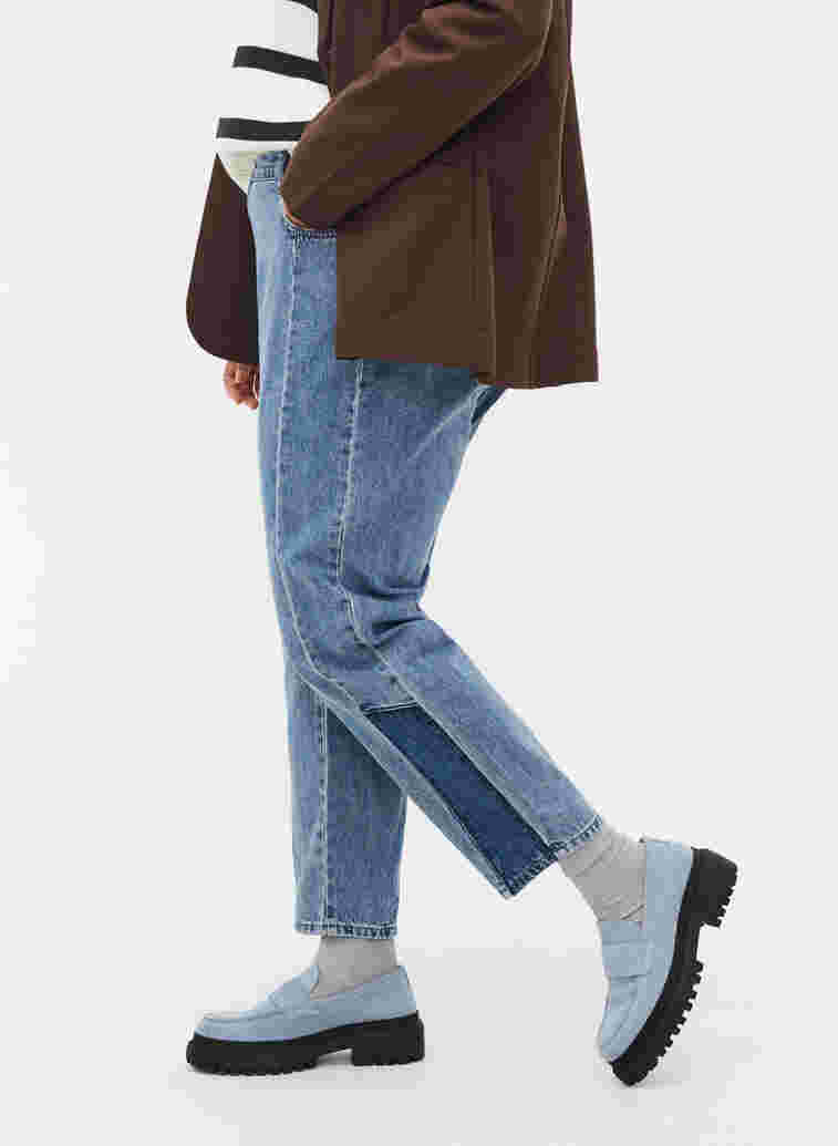 Cropped Mille mom jeans with colour-block, Blue denim, Model image number 2