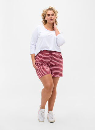 Cotton shorts with pockets, Apple Butter Stripe, Model image number 2