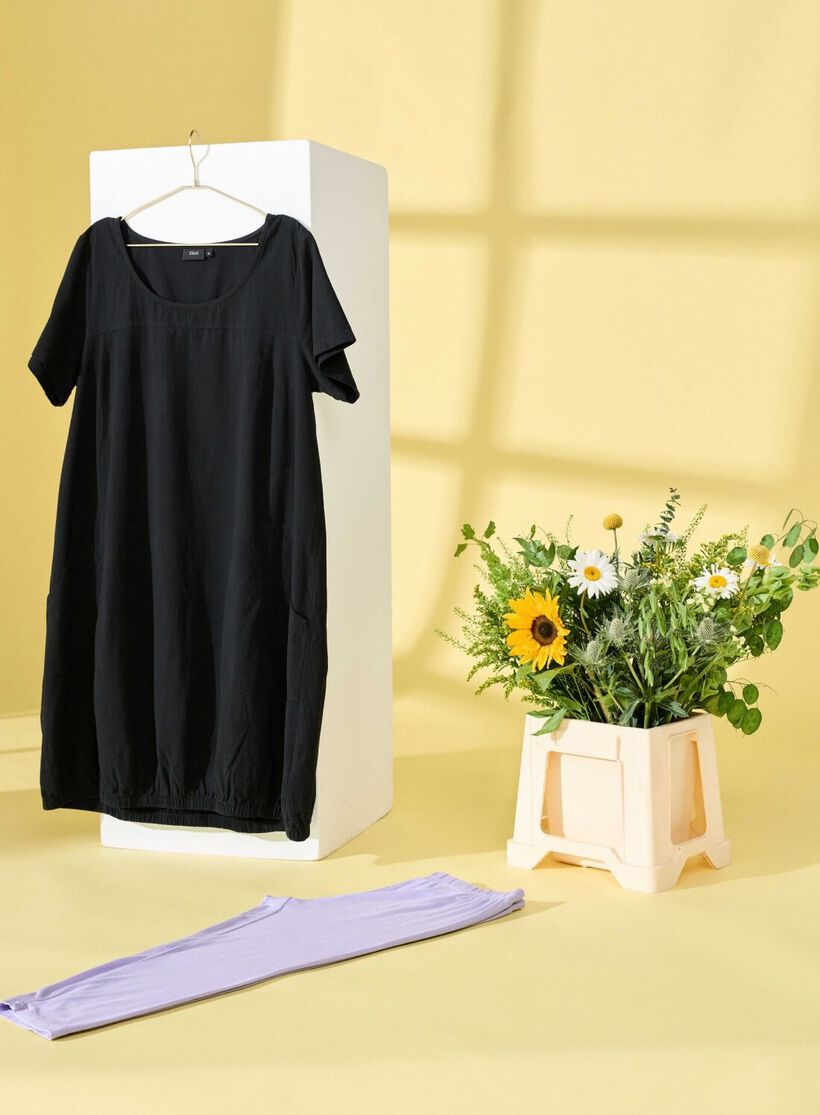 Cotton basics: Dress and leggings 39,99, , Model