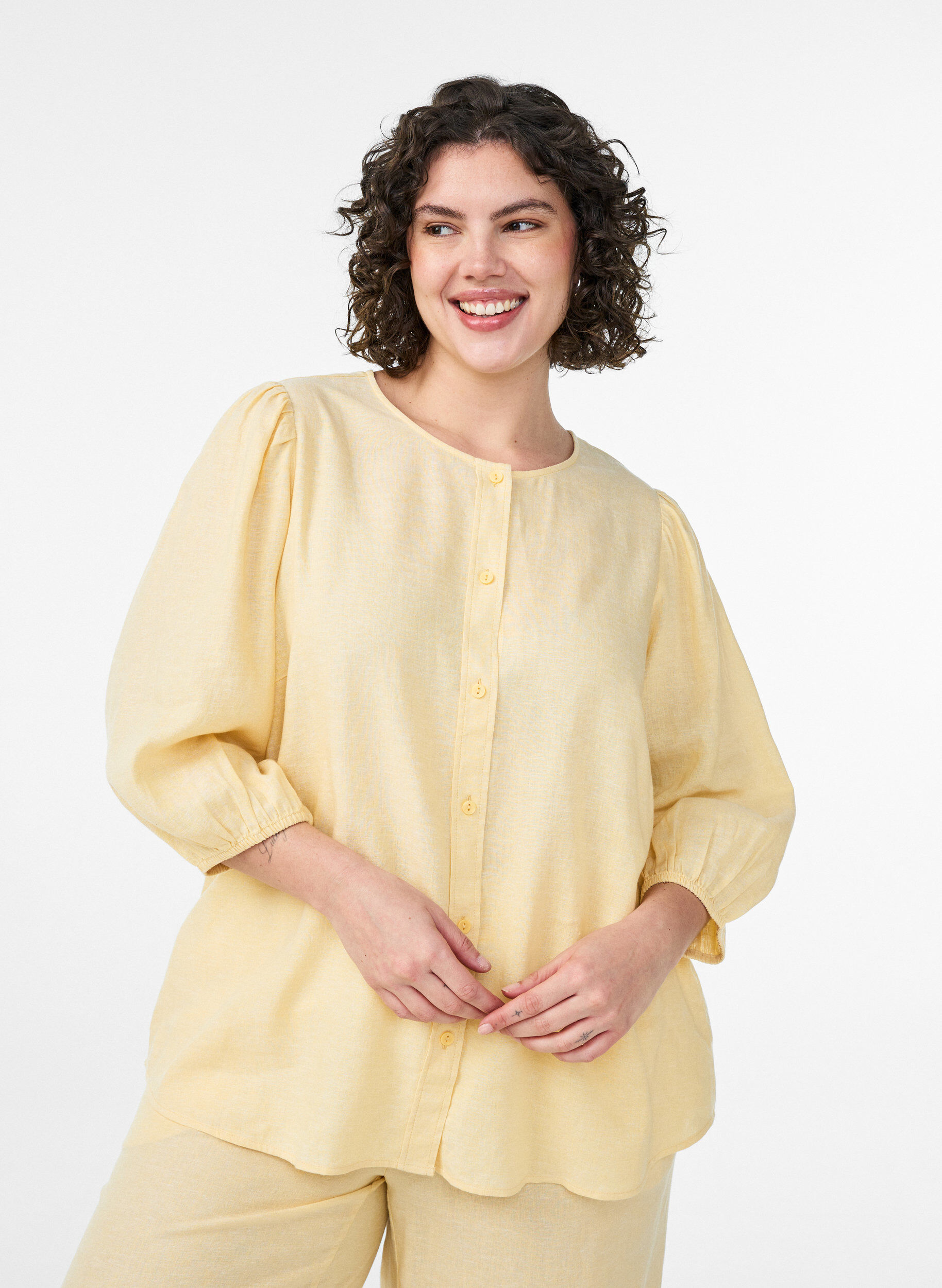 Zizzifashion Shirt blouse in linen and viscose with 3/4-sleeves, Yellow, Model image number 0