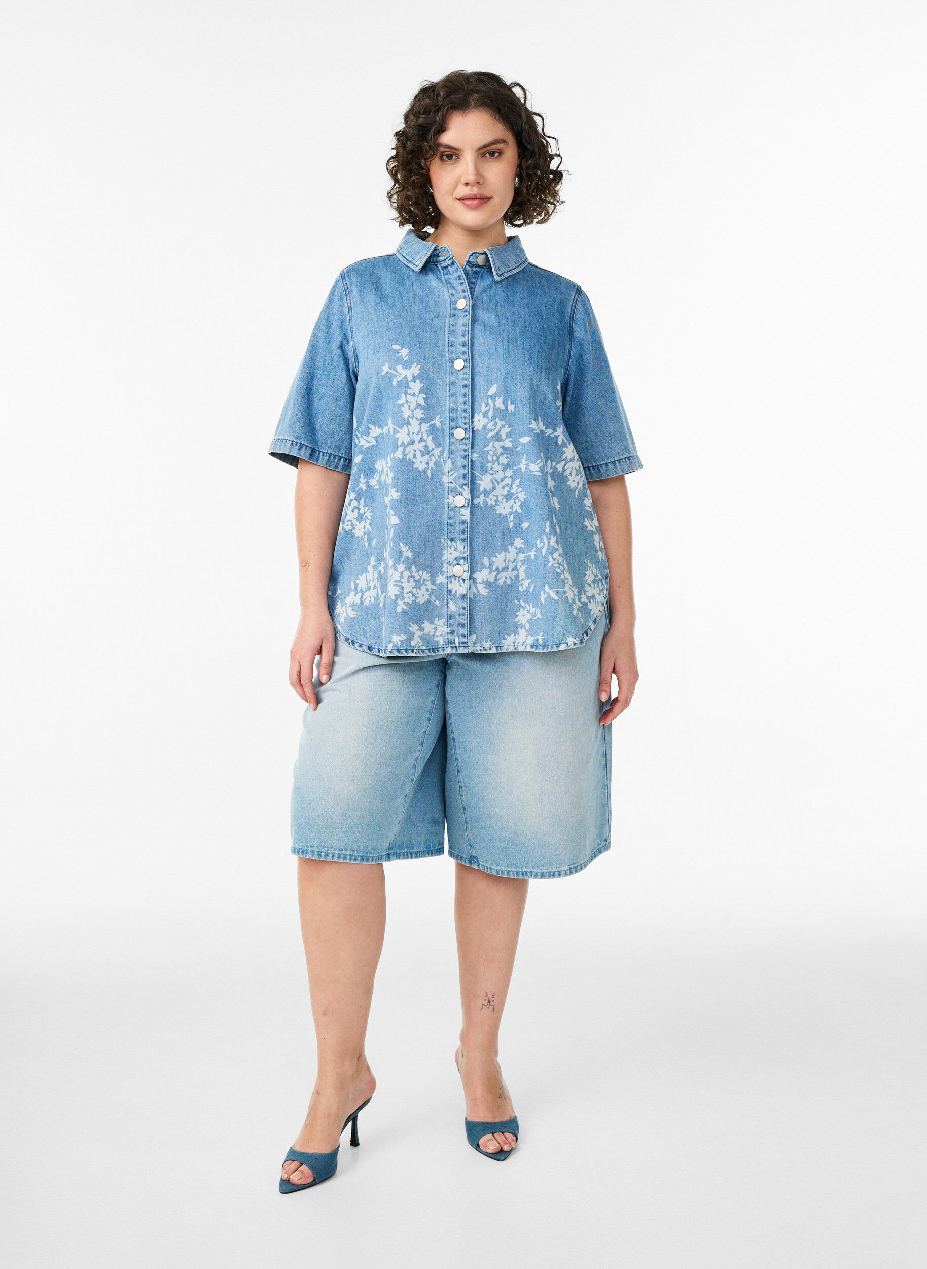 ZizzifashionDenim shirt with floral print and short sleeves, Light Blue, Model image number 1