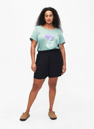 Cotton T-shirt with a motif, Ch. Green w. Face, Model image number 2