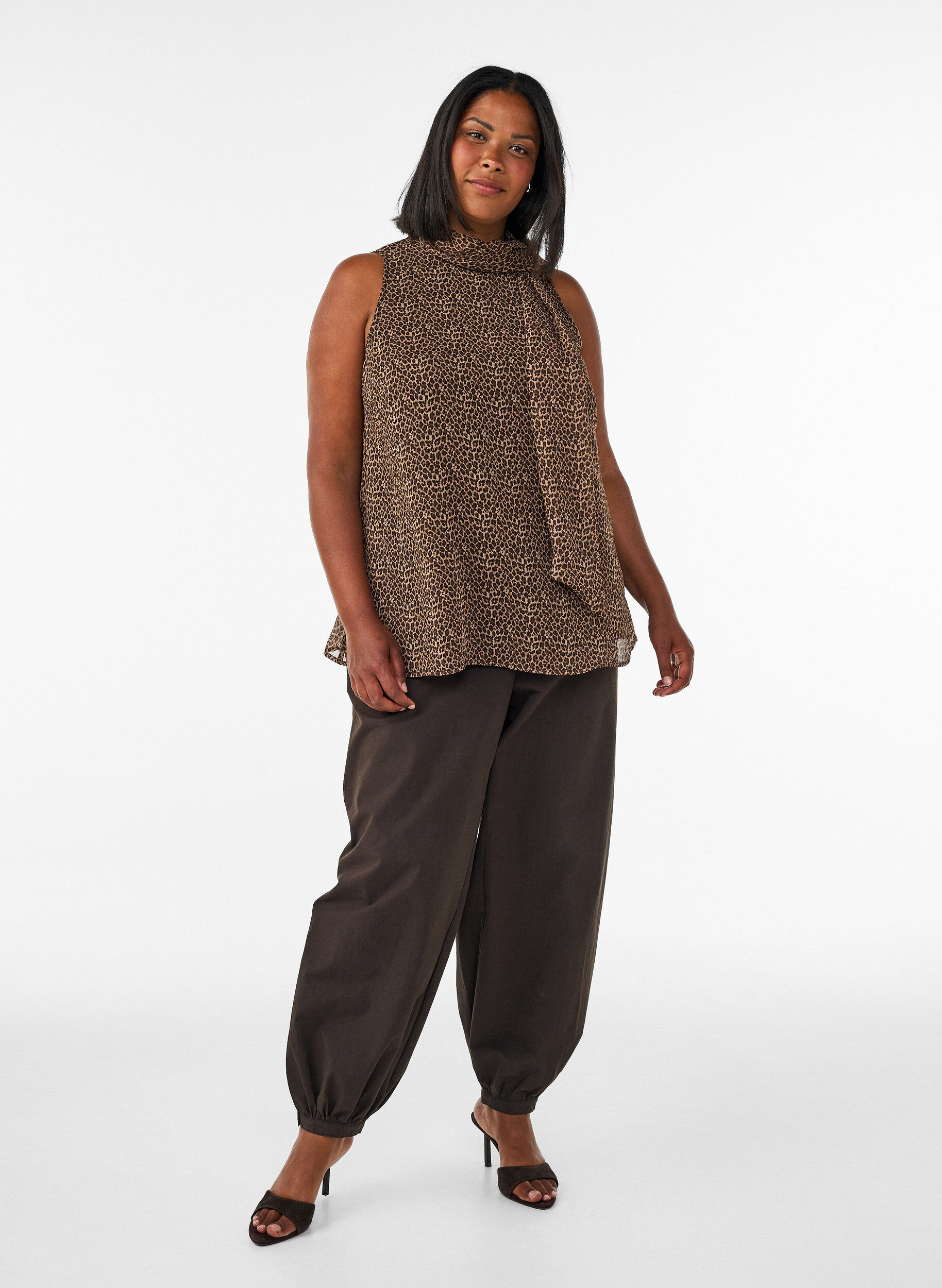 ZizzifashionHigh-neck sleeveless blouse with a bow, Brown, Model image number 1