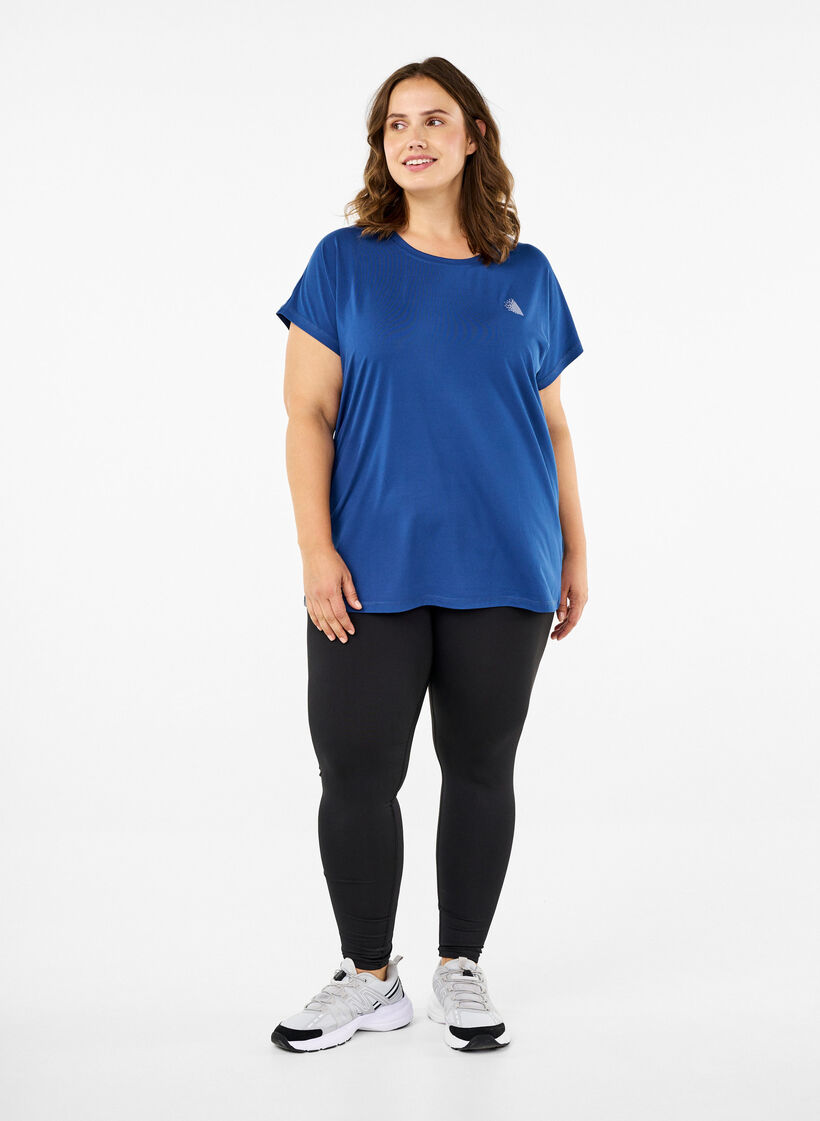 Solid-coloured workout T-shirt, Blue, Model image number 1