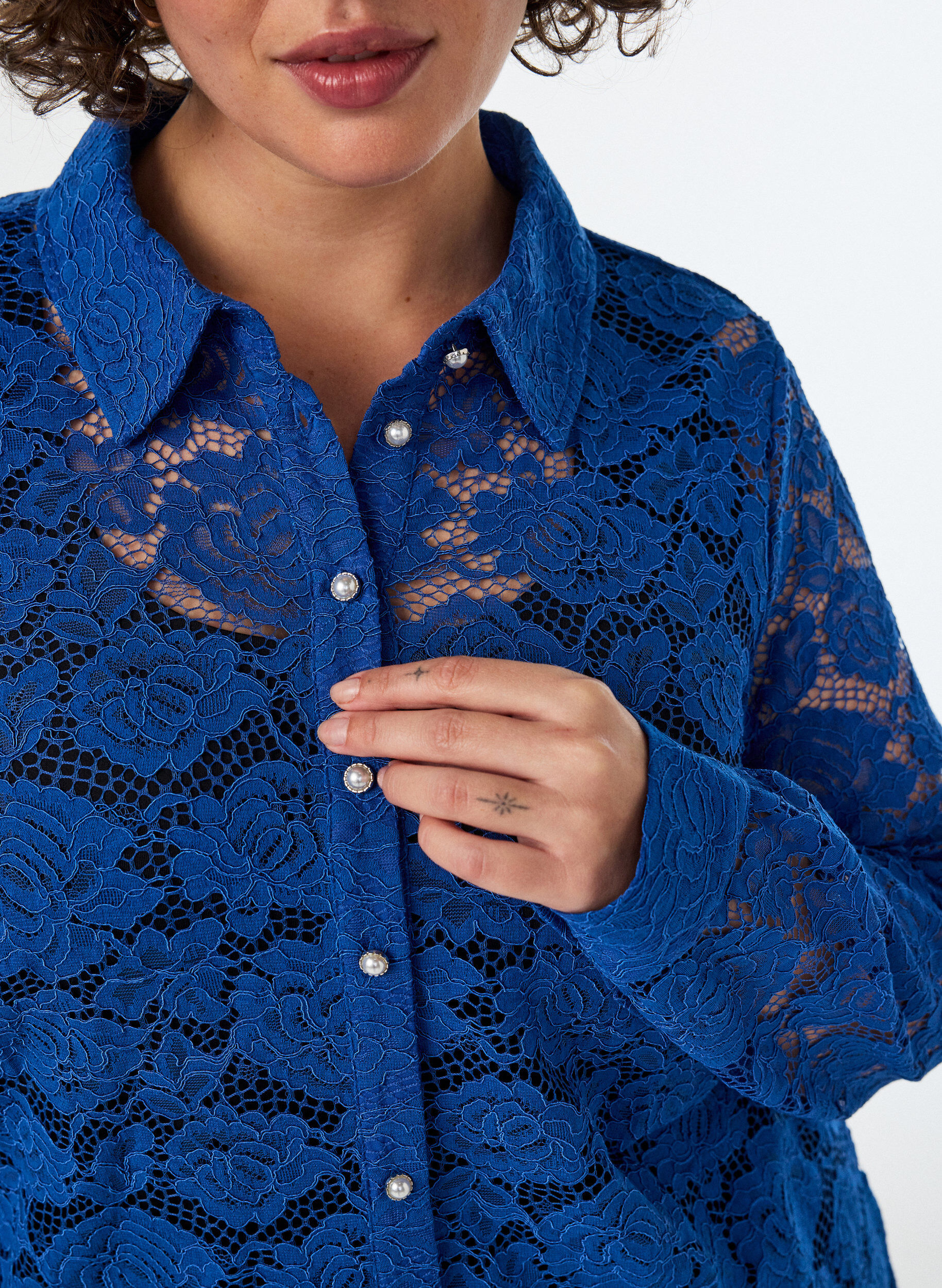 ZizzifashionLace shirt with pearl buttons, Blue, Model image number 3