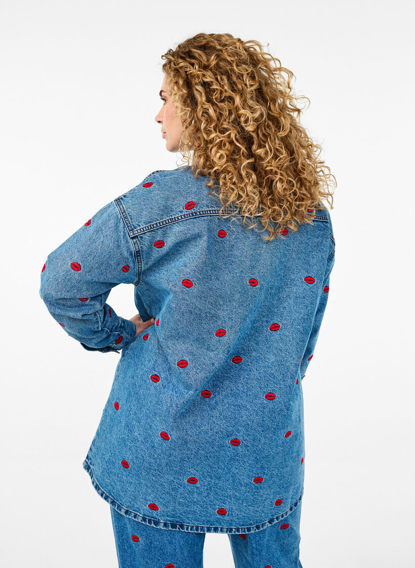Loose denim shirt with embroidered lips, Light Blue Kiss, Model image number 1