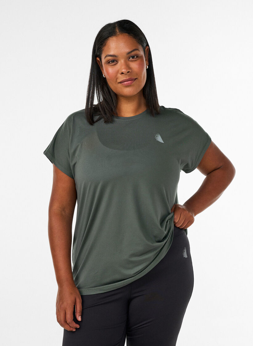 Solid-coloured training T-shirt, Green, Model image number 0