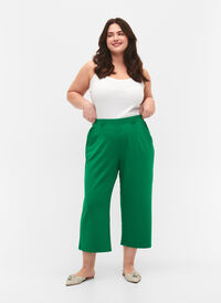 Ankle length trousers with loose fit, Jolly Green, Model