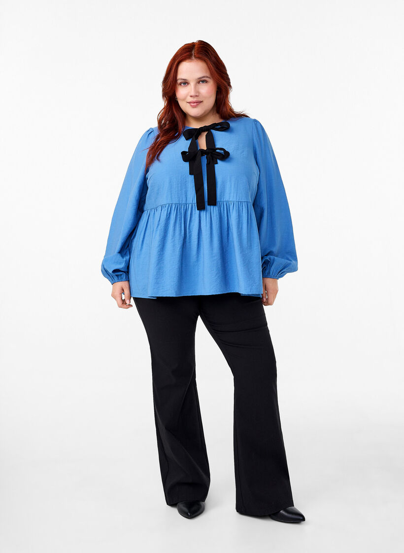 Viscose blouse with bows and long sleeves, Riverside Black Bow, Model image number 3