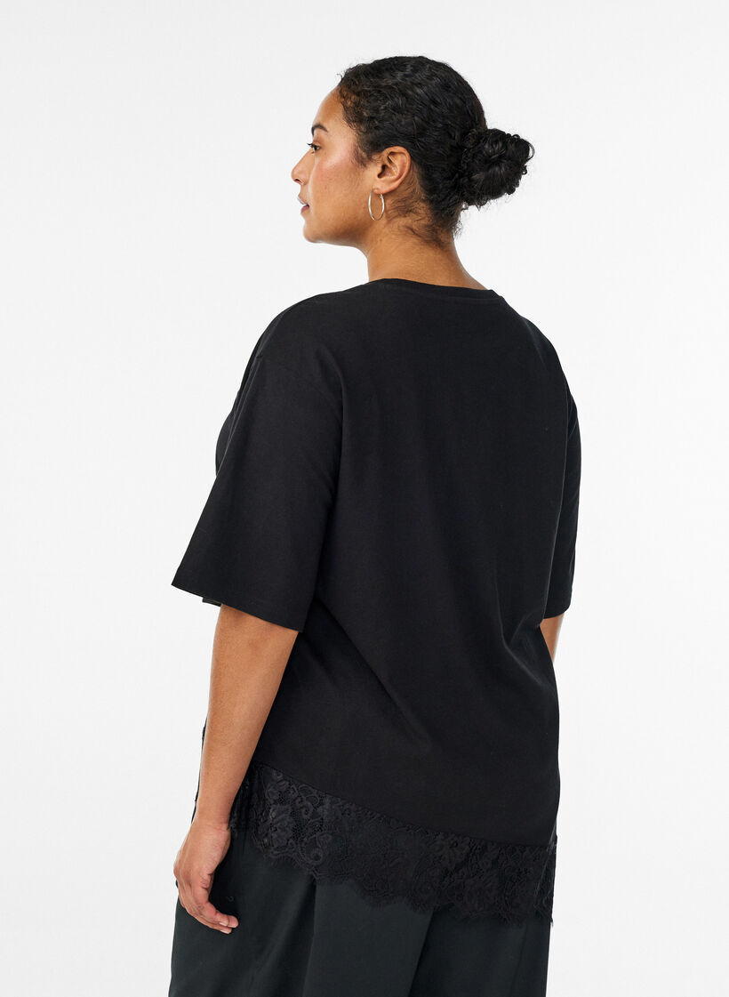 T-shirt with asymmetric lace hem, Black, Model image number 2