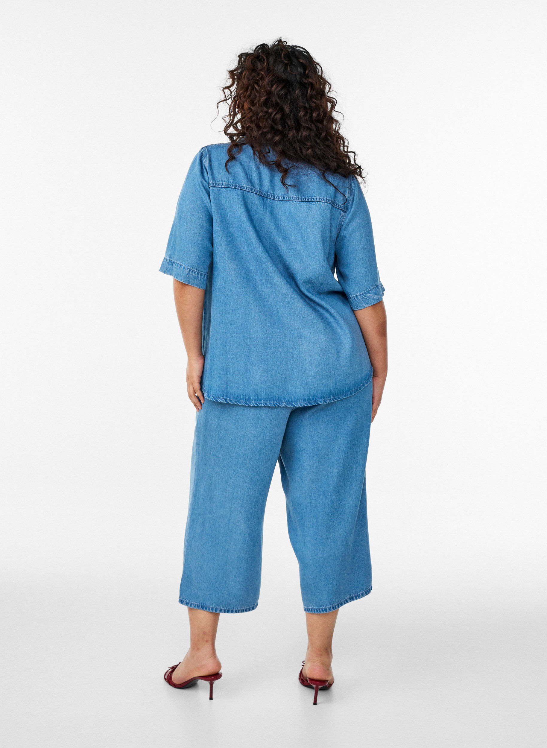 Zizzifashion Short-sleeved denim-look lyocell shirt, Light Blue, Model image number 2