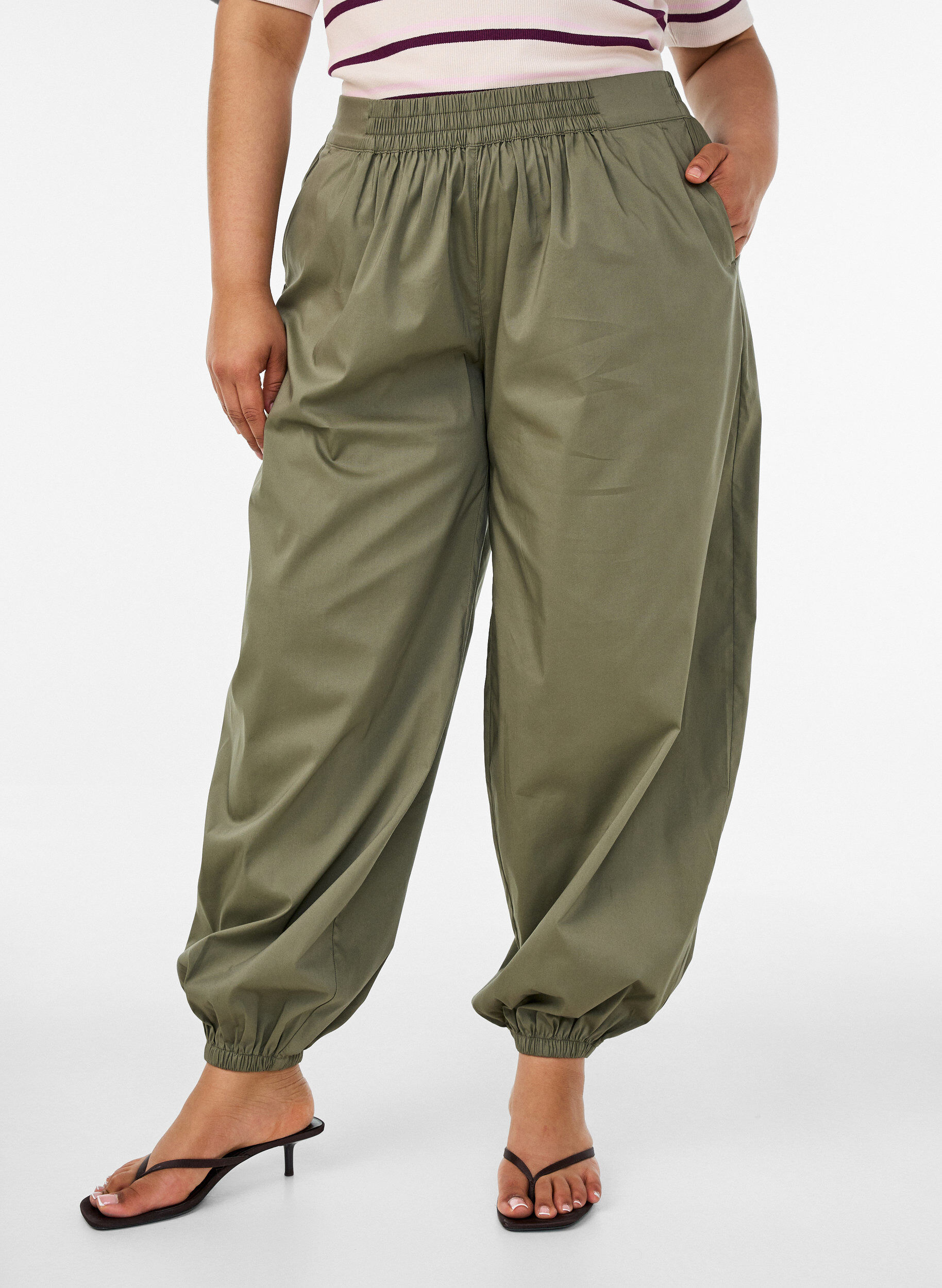 ZizzifashionBalloon trousers with pockets and an elasticated waistband, Green, Model image number 2