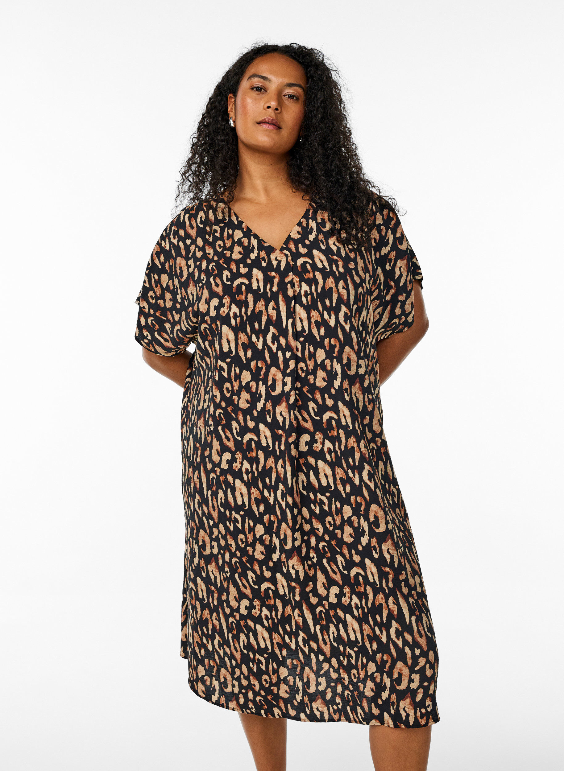 V-neck dress in viscose, Black, Model