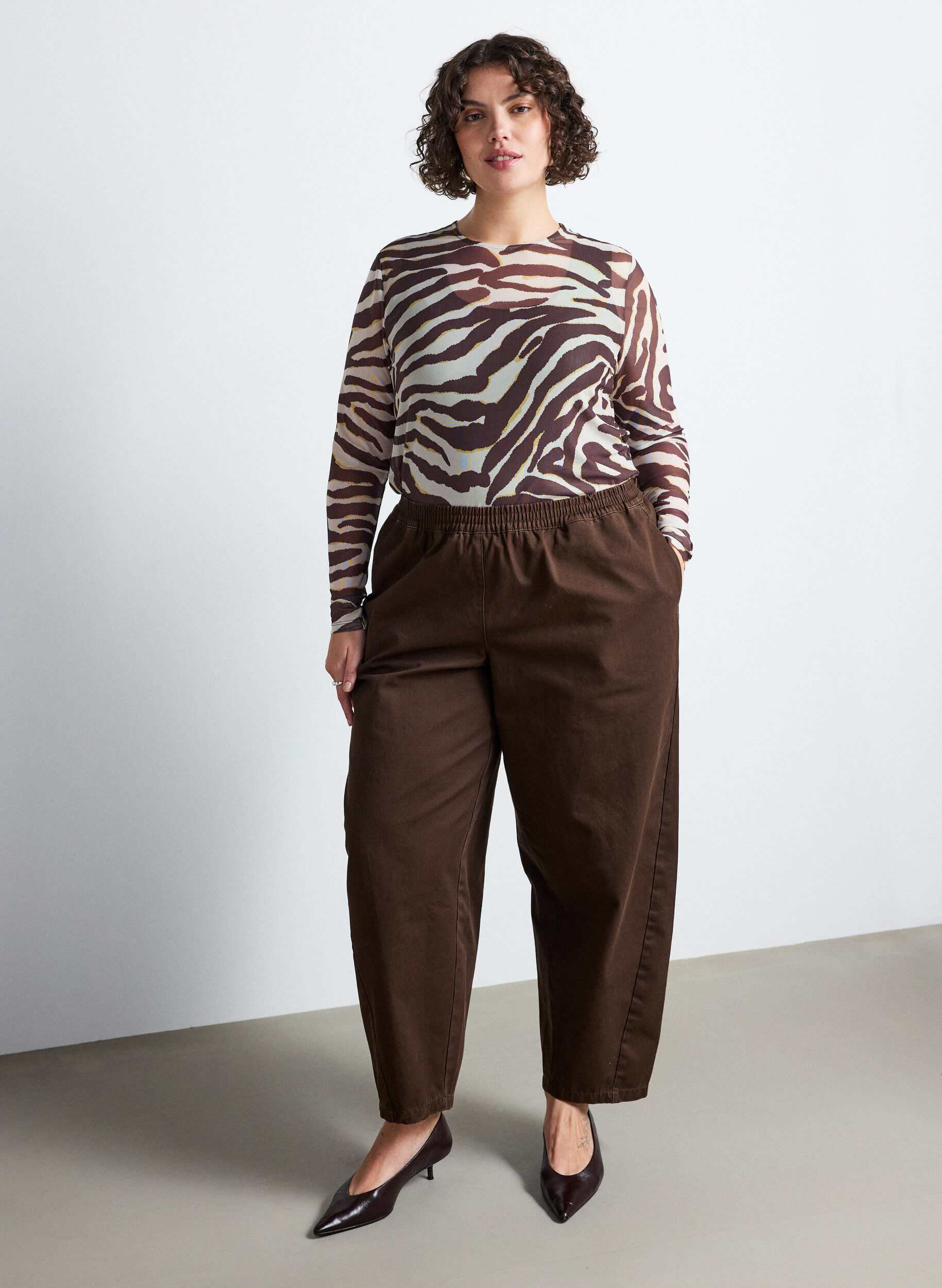 ZizzifashionMesh blouse with print, Brown, Model image number 1