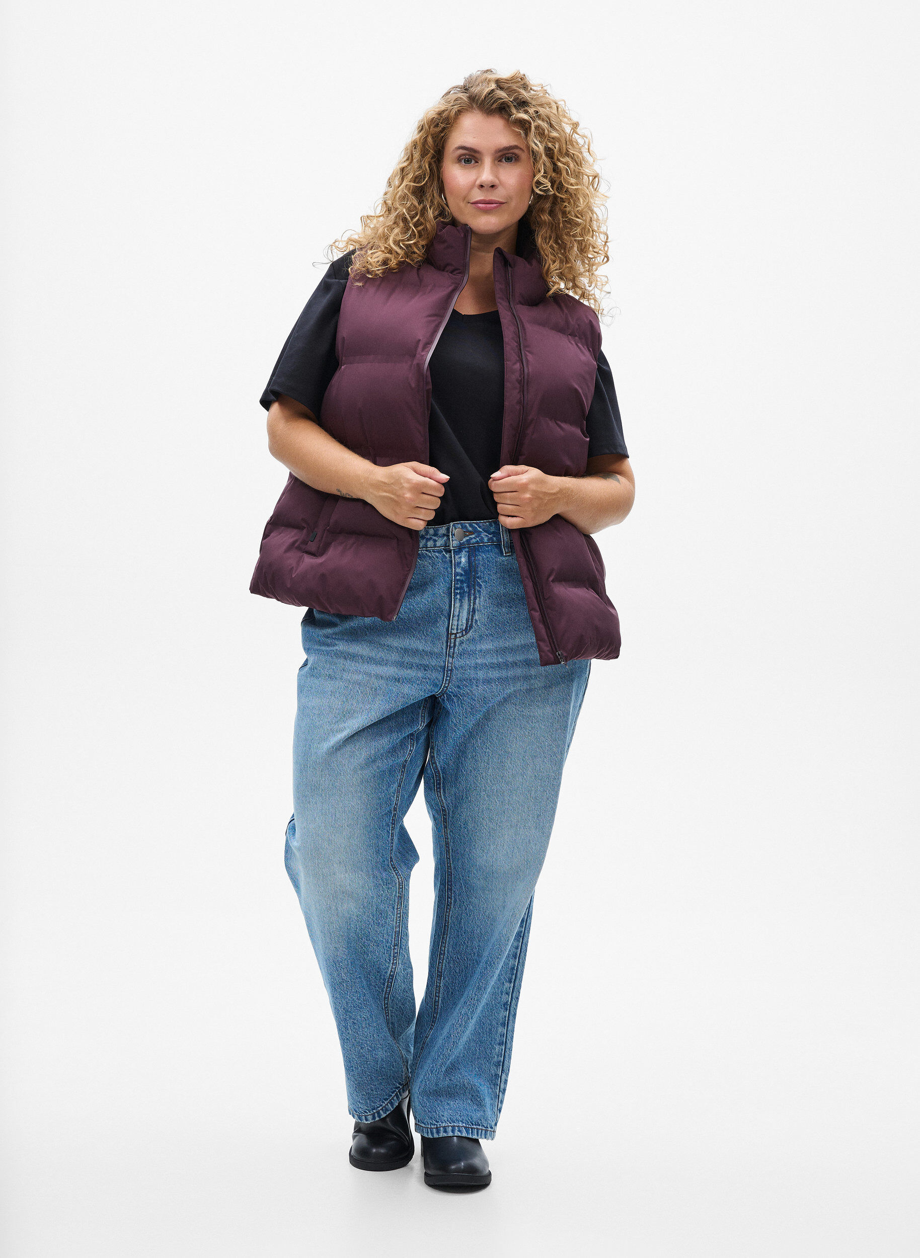 ZizzifashionShort puff vest with high collar, Dark Bordeaux, Model image number 1