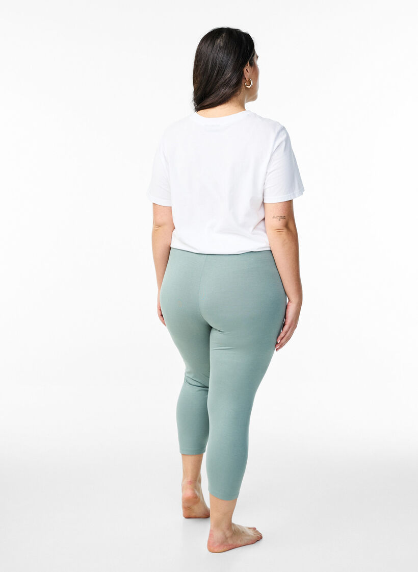 Basic 3/4-length viscose leggings, Green, Model image number 2