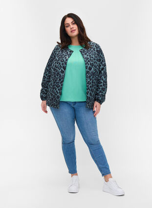 Short printed jacket with pockets, Chinois Green Leo, Model image number 2