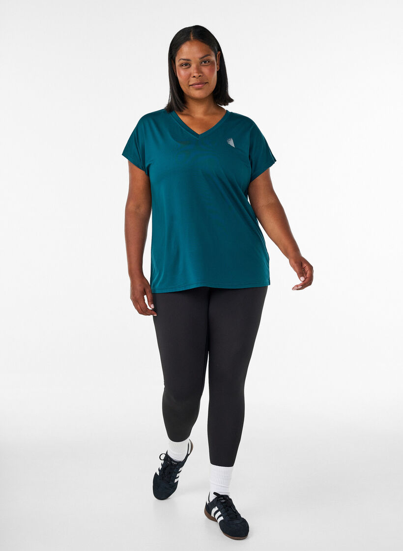Loose training t-shirt with v-neck, Green, Model image number 1