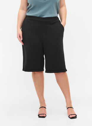 Shorts with elastic waist and pockets, Black, Model image number 2