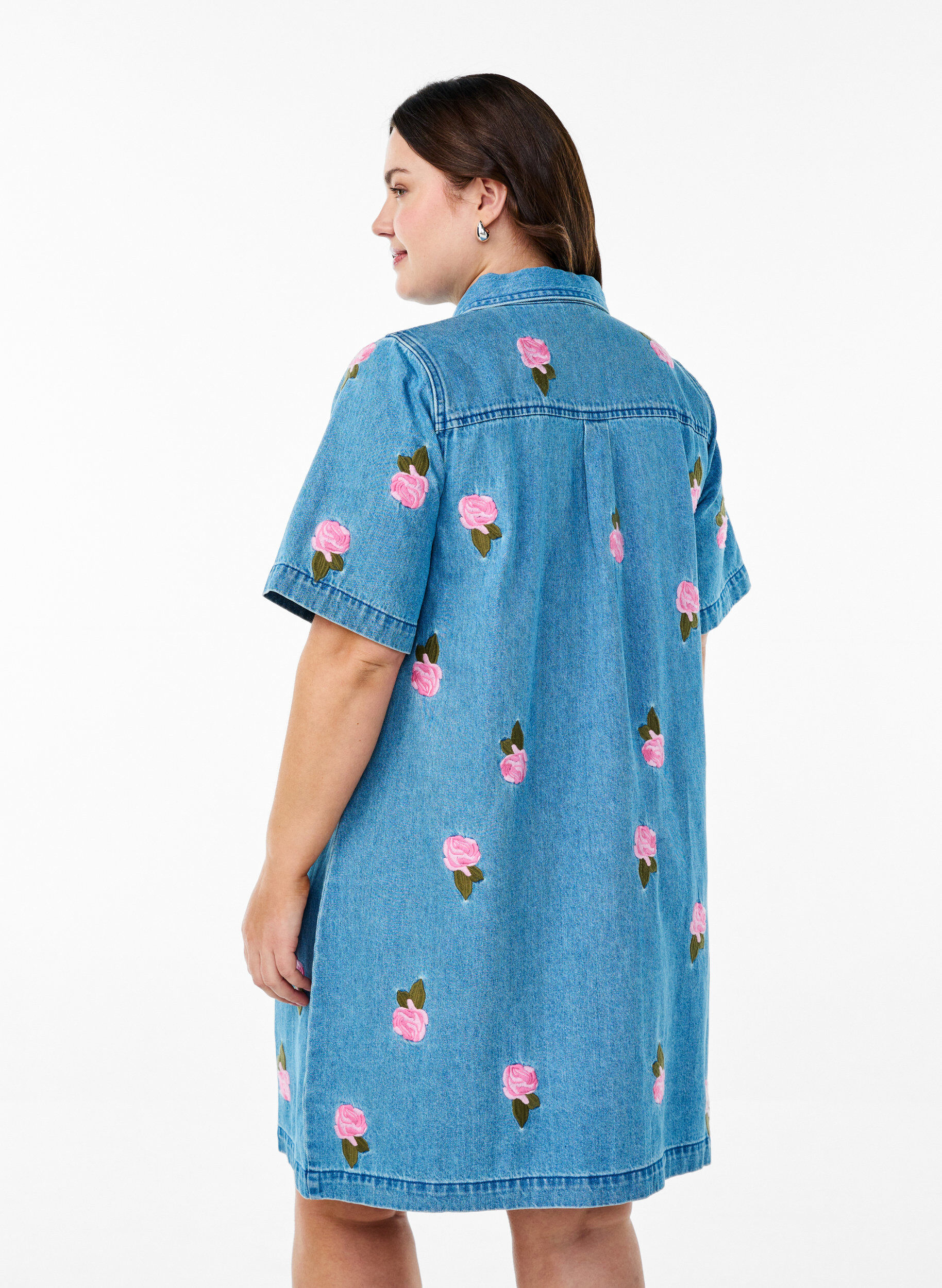 Short denim dress with embroidered flowers - Light Blue - Sz. XL -  Zizzifashion