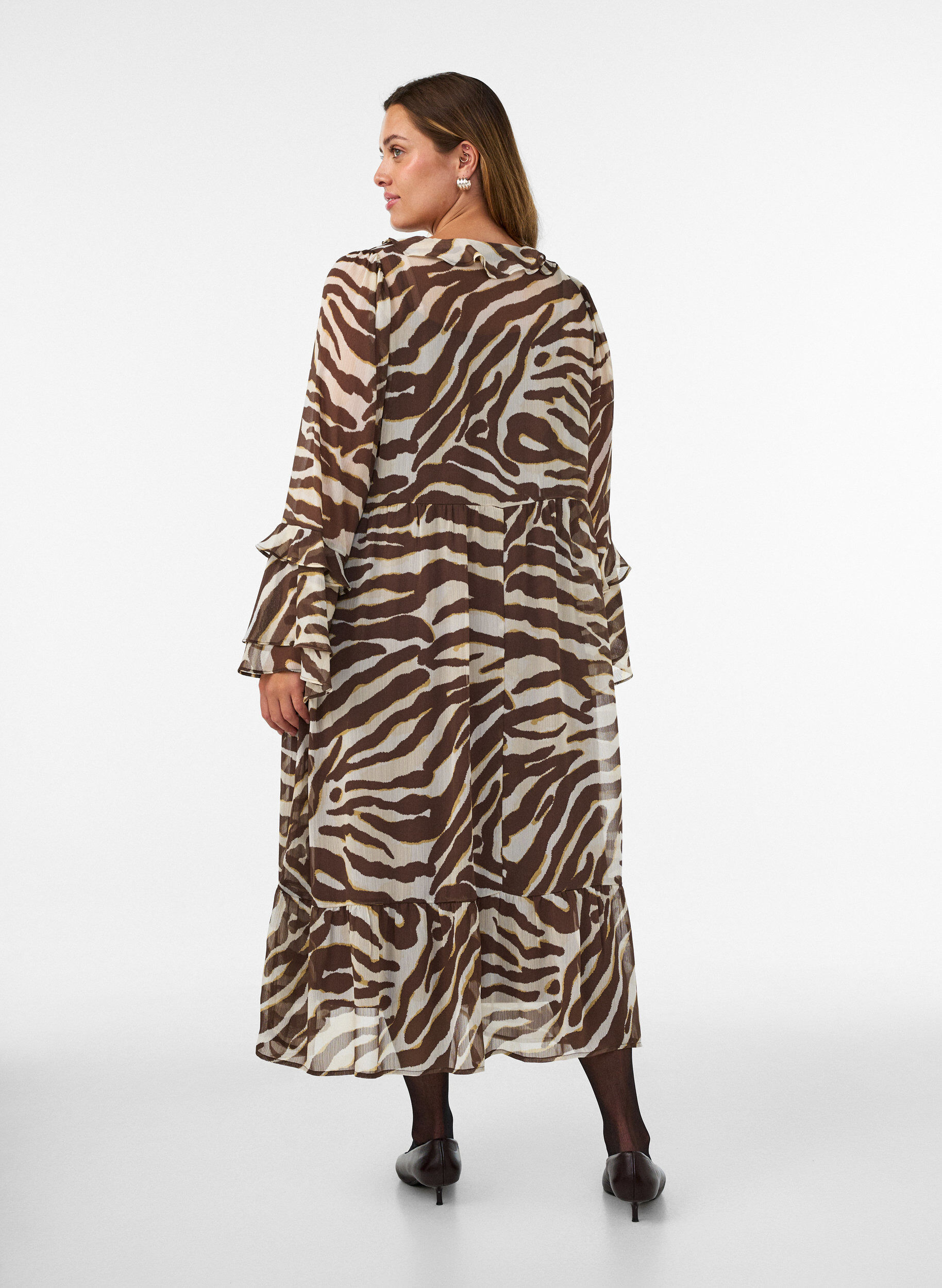 ZizzifashionMidi dress with ruffle details and V-neck, Brown, Model image number 1