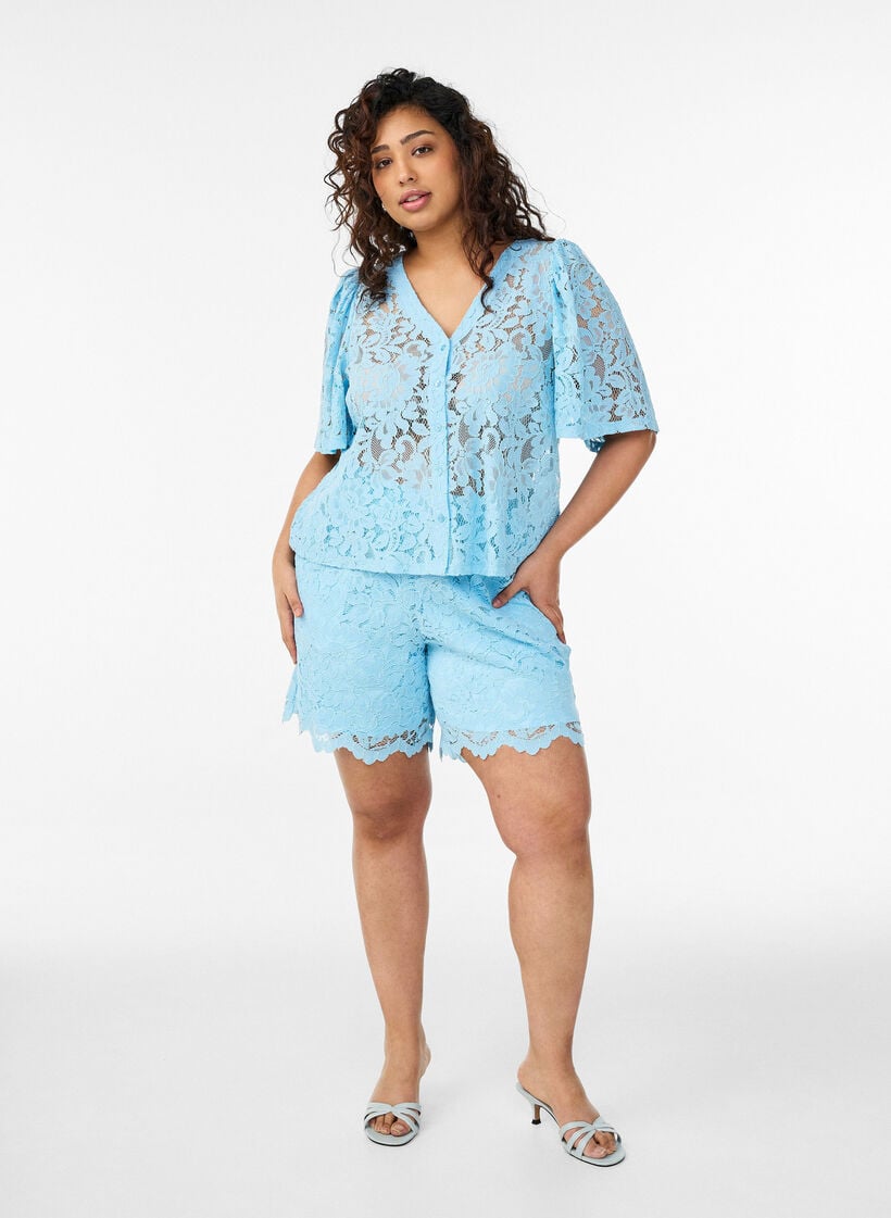 Lace shorts with high waist and pockets, Blue, Model image number 1