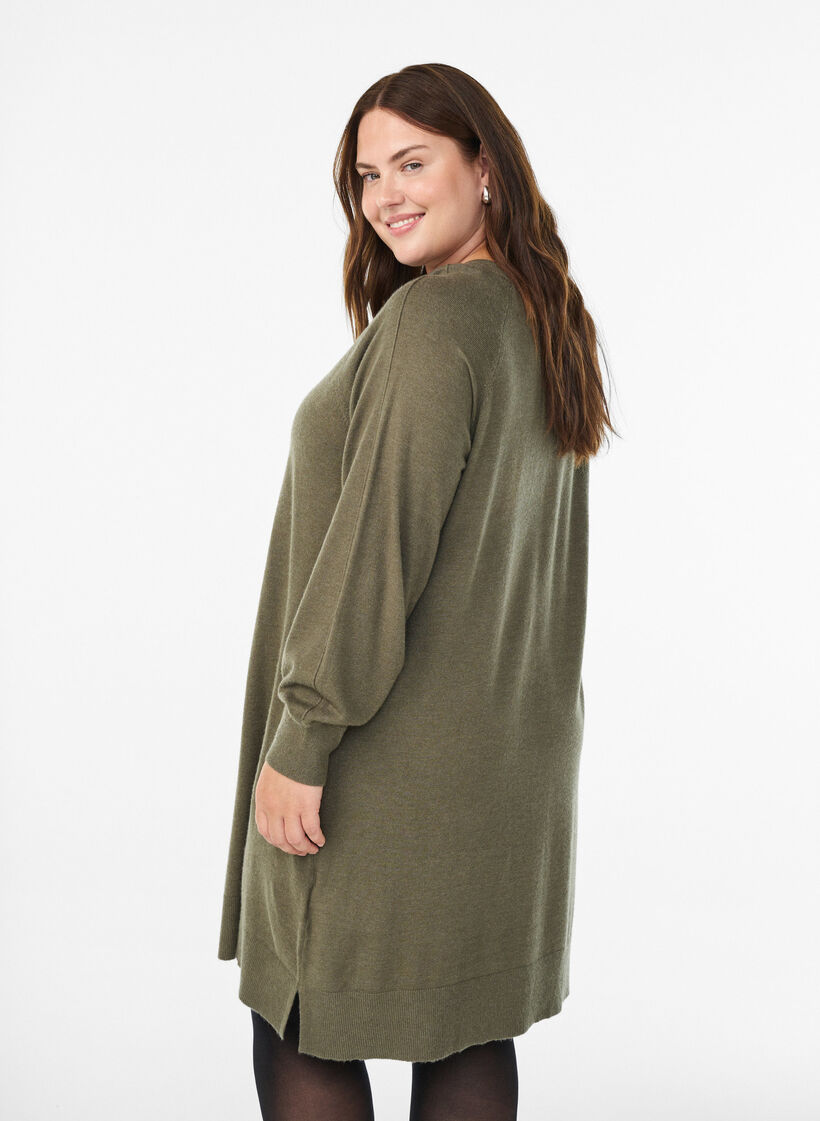 Short knitted dress with raglan sleeves and a centre seam, Green, Model image number 2
