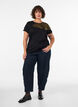 Cotton T-shirt with floral print, Black, Model image number 1