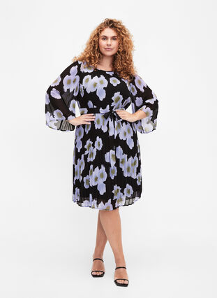 Printed pleated dress with waist tie, Black w. Floral, Model image number 2