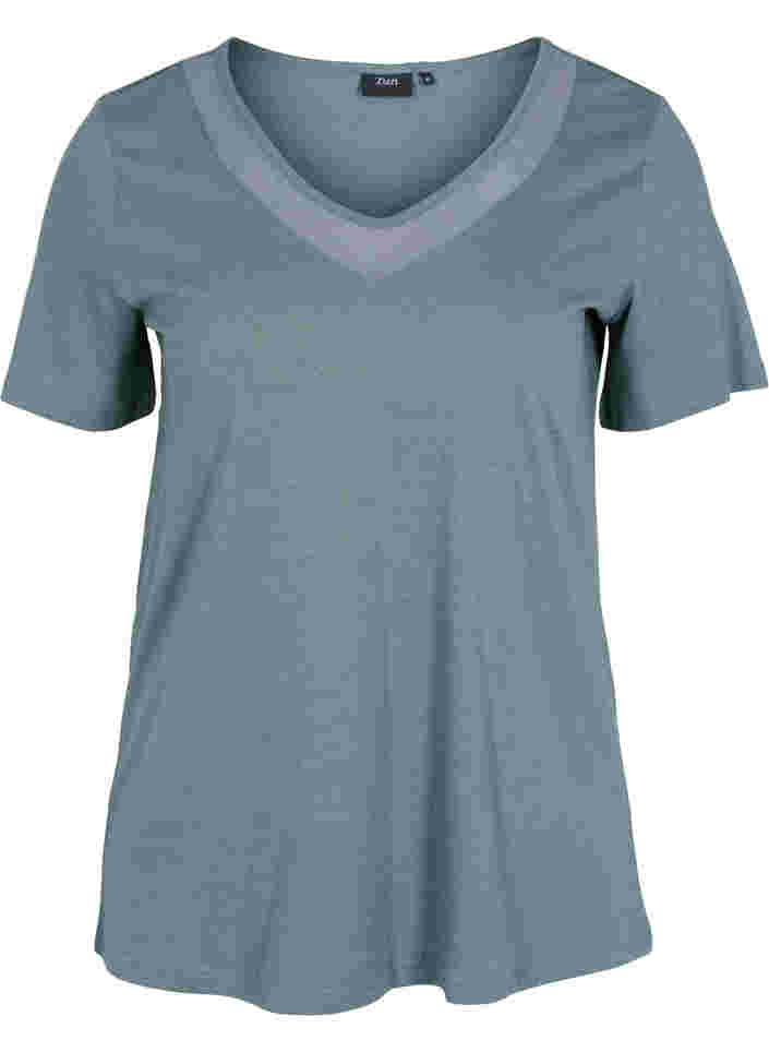 Short-sleeved T-shirt with V-neck and mesh, Balsam Green, Packshot image number 0