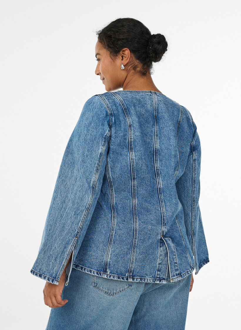 Denim jacket with shaping seams and a V-neck, Blue, Model