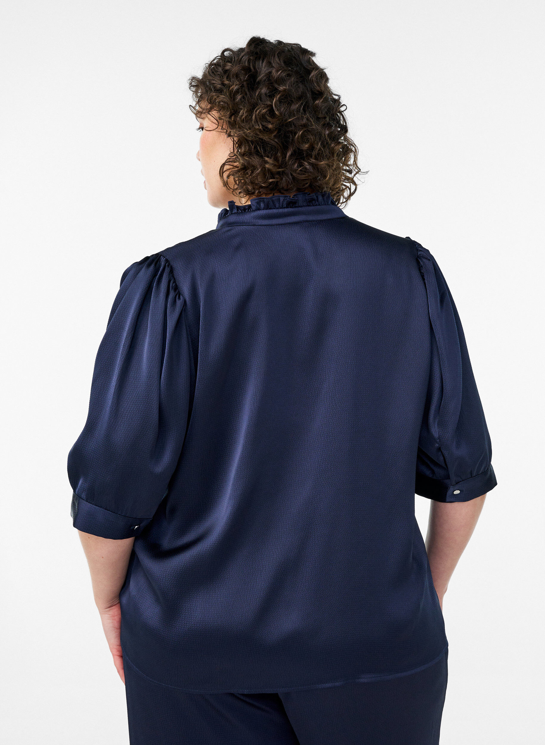 ZizzifashionSatin-look blouse with 1/2 sleeves and a ruffle collar, Blue, Model image number 2