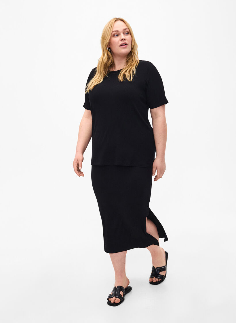 Slim fit midi skirt in viscose, Black, Model image number 1