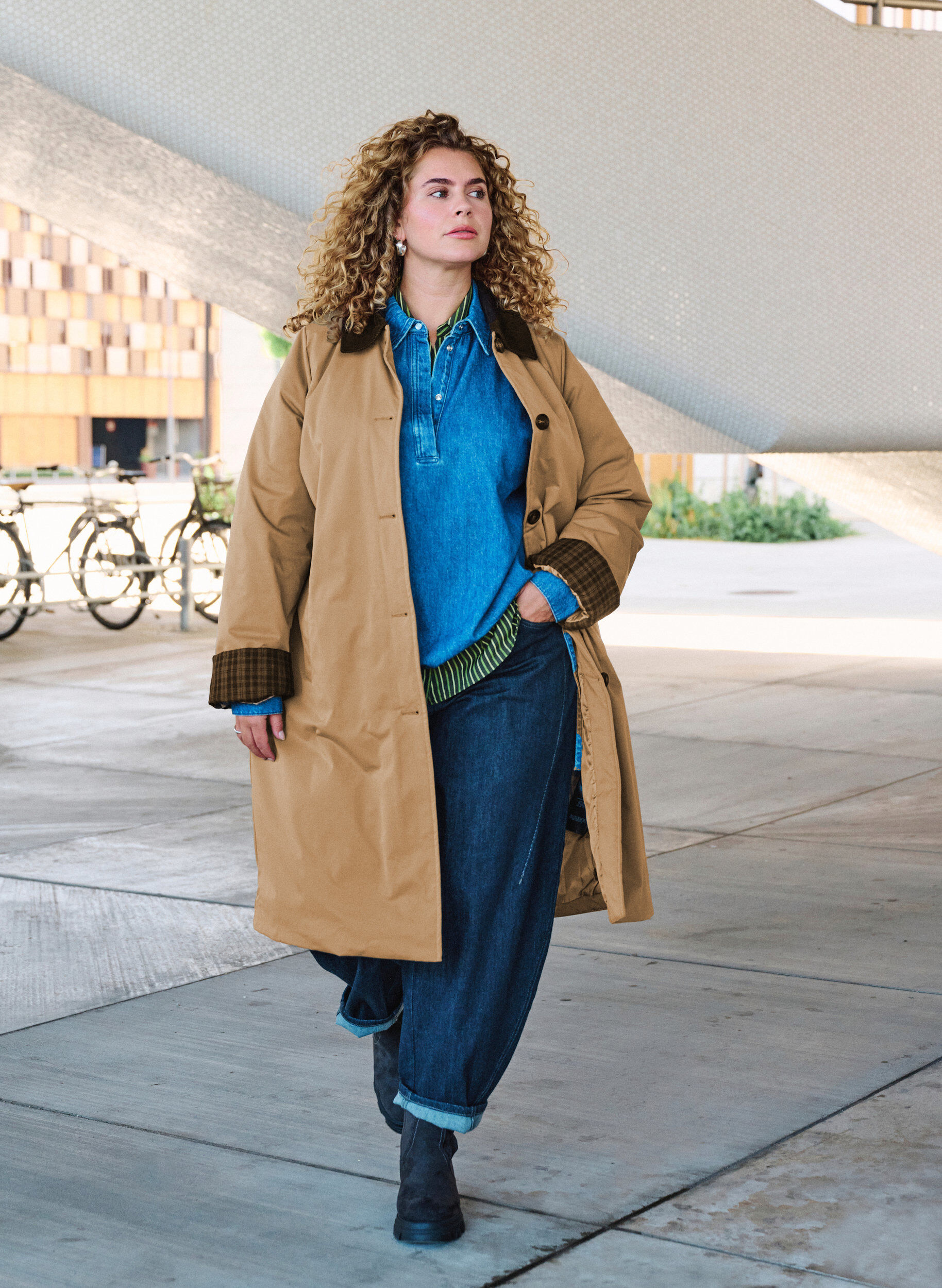 Denim blouse with balloon fit