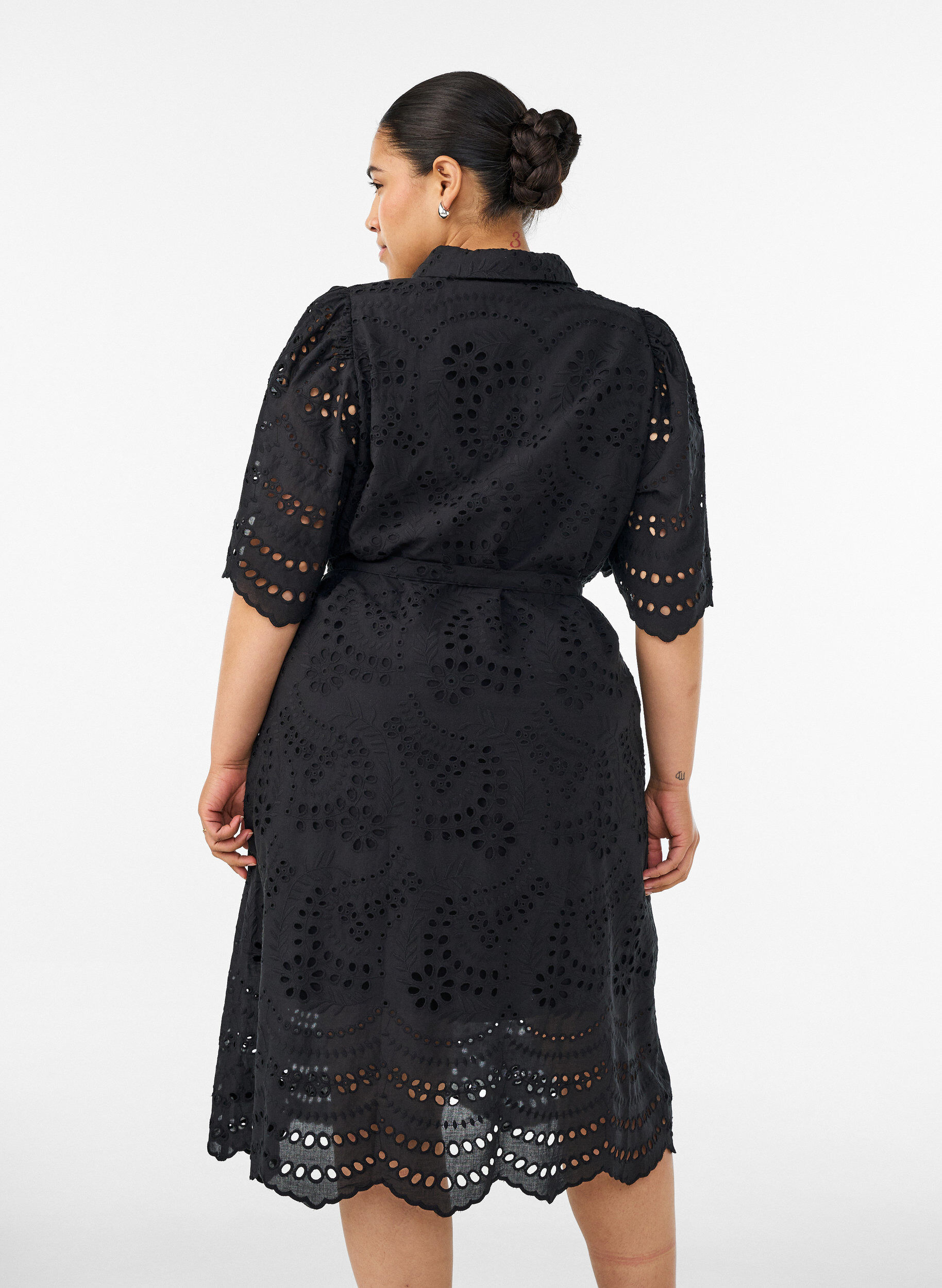 ZizzifashionShirt dress in broderie anglaise with a tie-belt, Black, Model image number 2