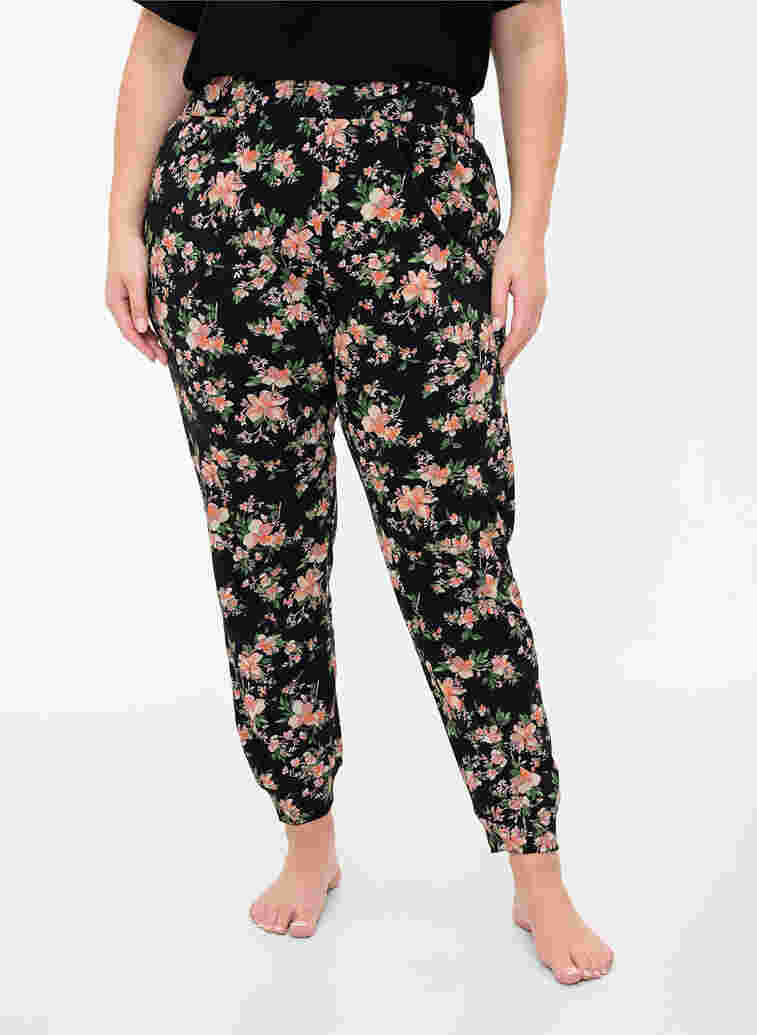 Cotton night trousers with floral print, Black Flower, Model image number 2