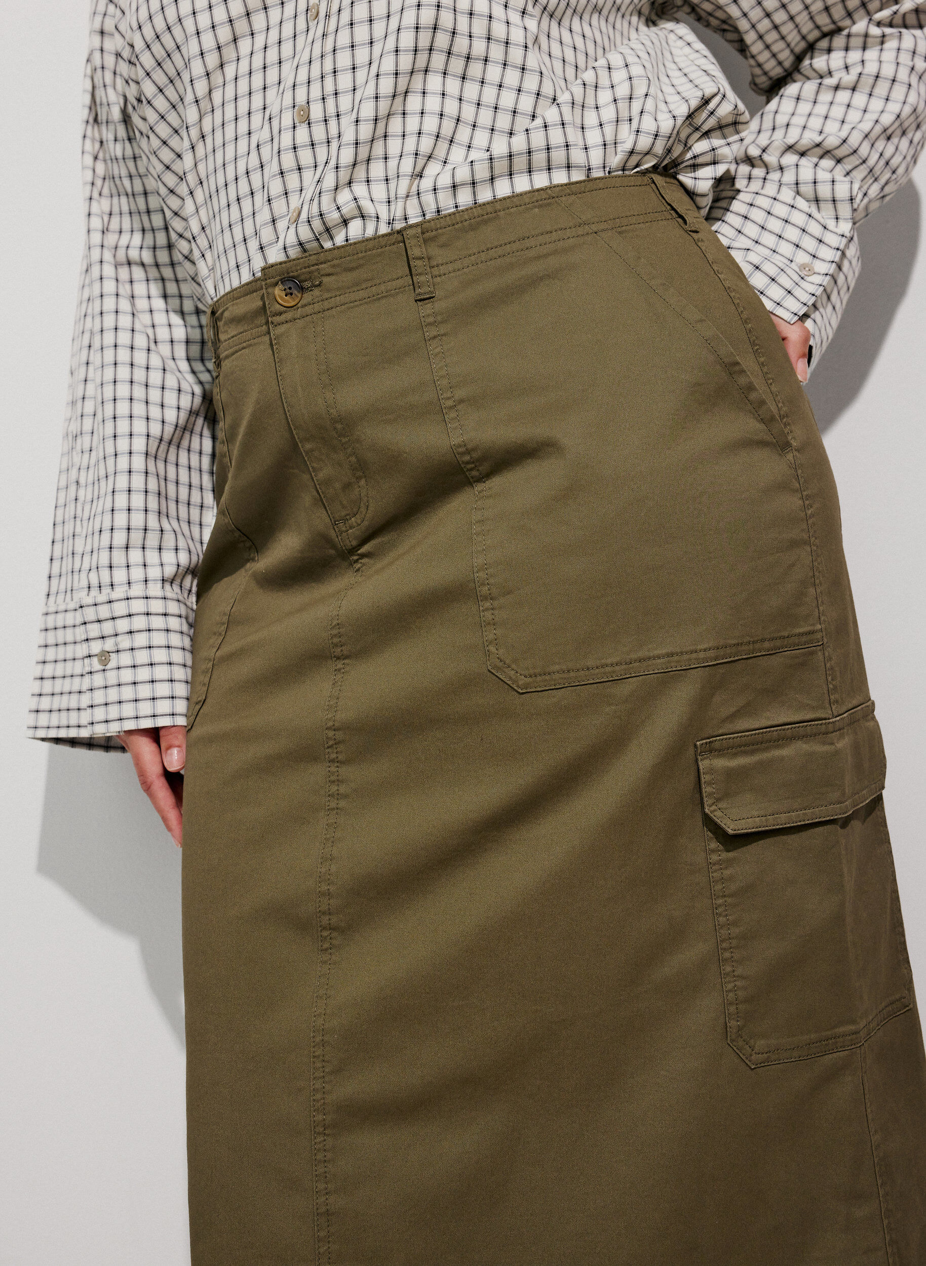 ZizzifashionCotton cargo skirt with a back slit, Green, Model image number 4