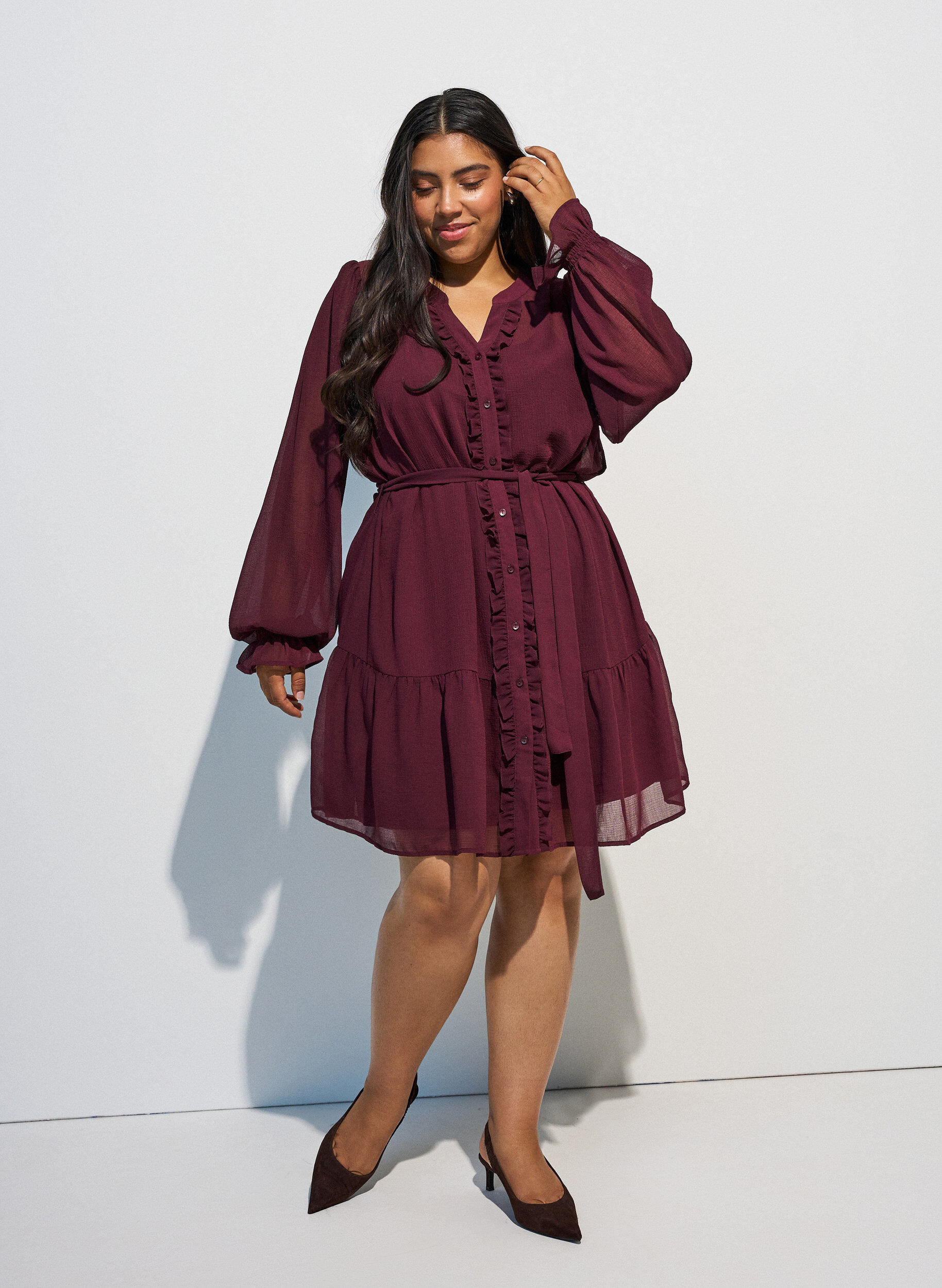ZizzifashionDress in a lightweight woven fabric with ruffles and a tie-belt, Red, Model image number 1