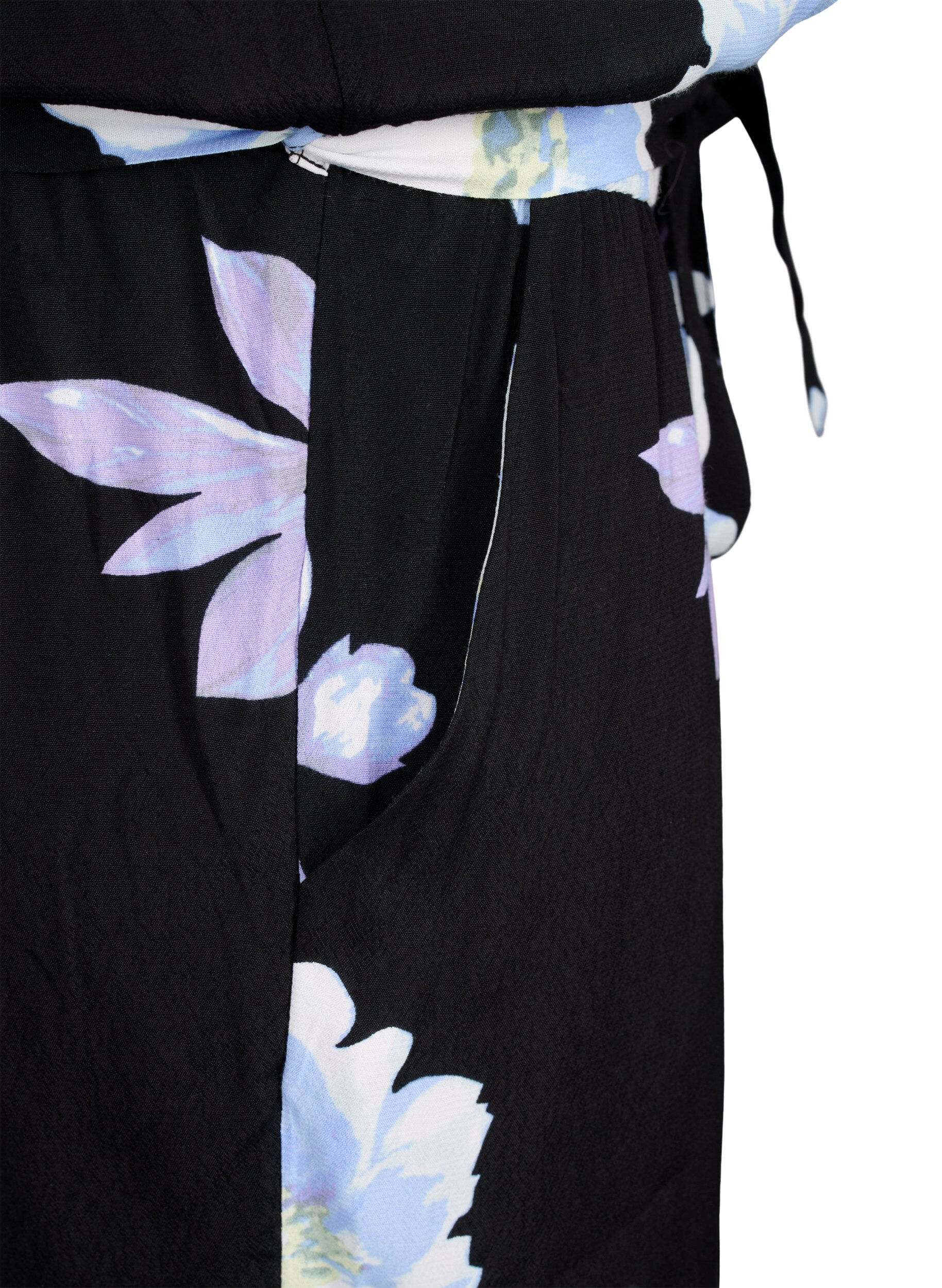 Zizzifashion Sleeveless jumpsuit in viscose, Black Big Flower AOP, Packshot image number 4